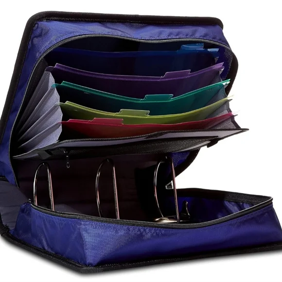 Amazon Basics Binder - Picture 2 of 4